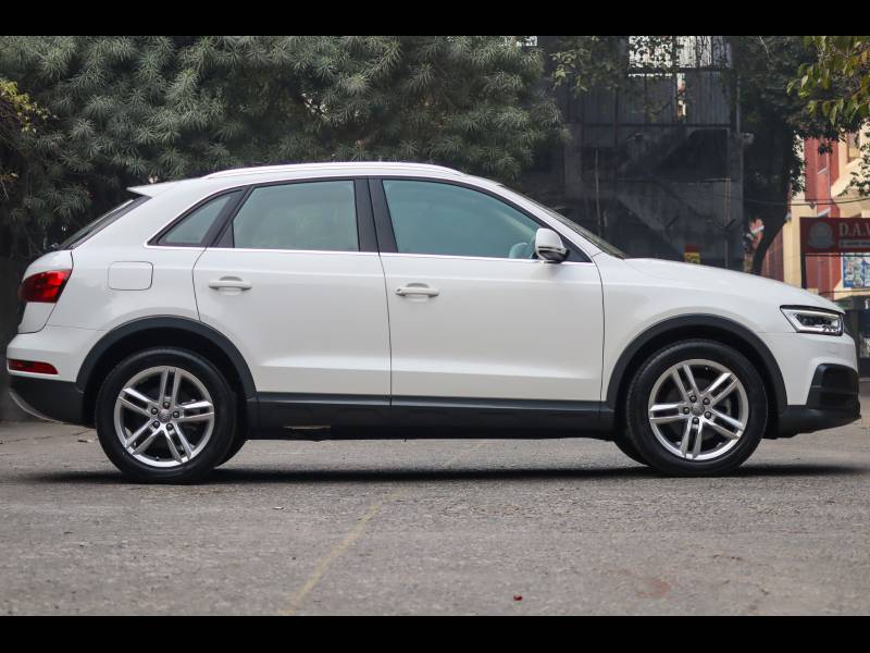 Audi Q3 30 TFSI Premium