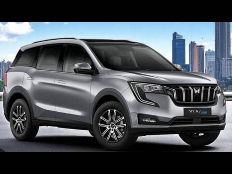 Mahindra XUV700 AX 7 Luxury Pack Diesel AT 7 STR
