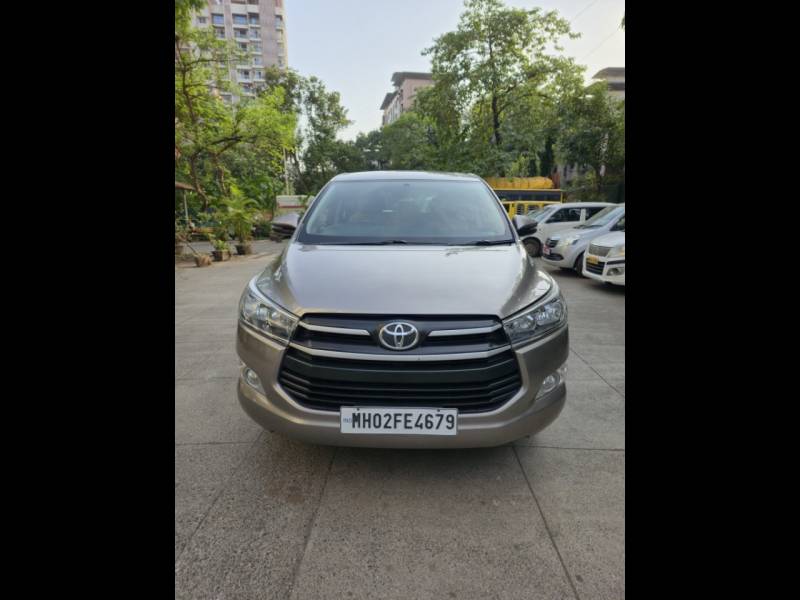 Toyota Innova Crysta 2.4 G Plus 8 STR