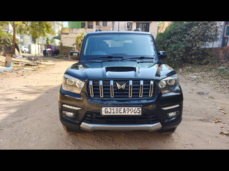 Mahindra Scorpio S11 MT 7S