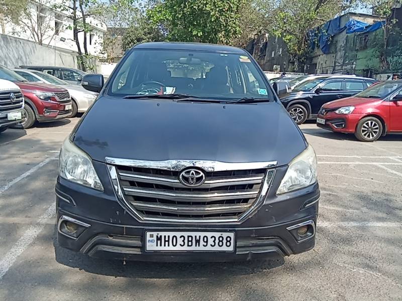 Toyota Innova 2.5 VX 8 STR BS IV