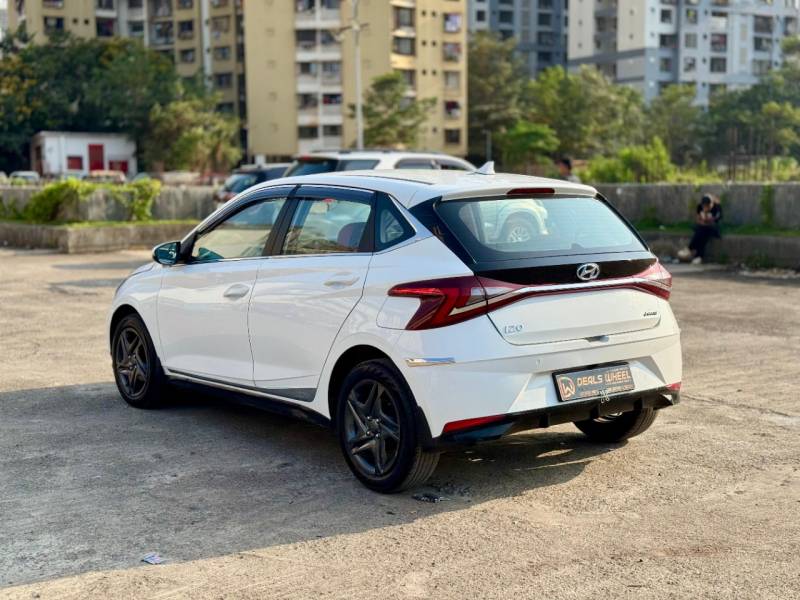 Hyundai i20 Sportz 1.2 IVT Dual Tone
