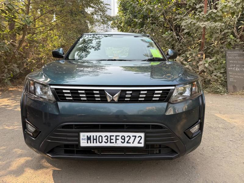 Mahindra XUV 300 W6 1.2 Petrol AMT
