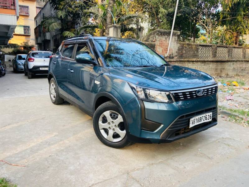 Mahindra XUV 300 1.5 W8