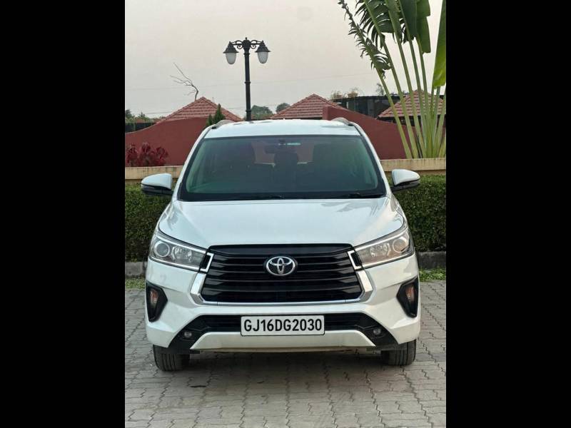 Toyota Innova Crysta 2.4 VX 8 STR