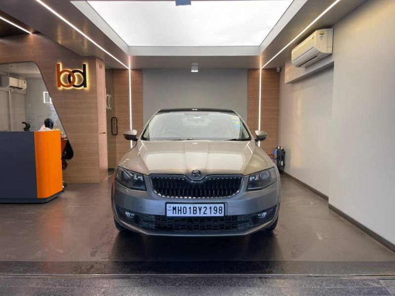 Skoda Octavia Elegance 1.8 TSI AT