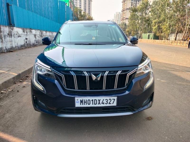 Mahindra XUV700 AX7 Luxury Pack Petrol AT 7 STR