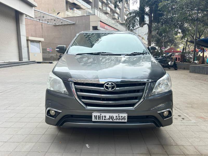 Toyota Innova 2.5 VX 8 STR