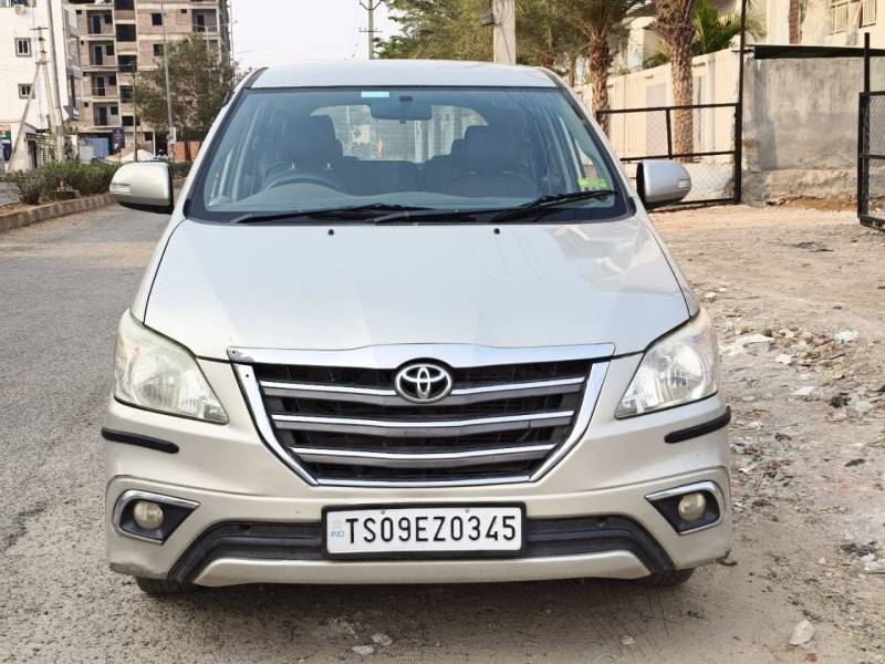 Toyota Innova 2.0 V
