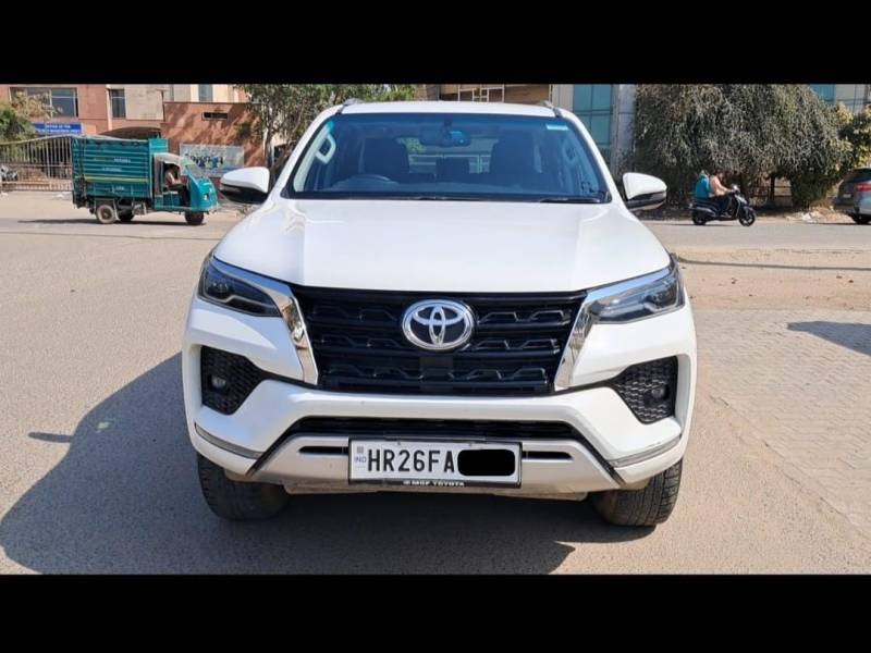 Toyota Fortuner 4x2 AT