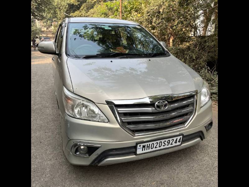 Toyota Innova 2.5 VX 8 STR