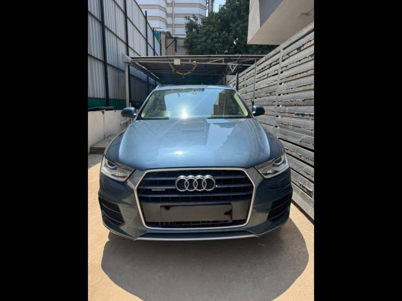 Audi Q3 35 TDI Premium + Sunroof