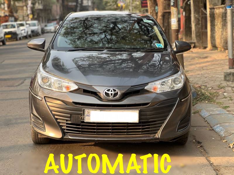 Toyota Yaris V CVT OPT Dual Tone