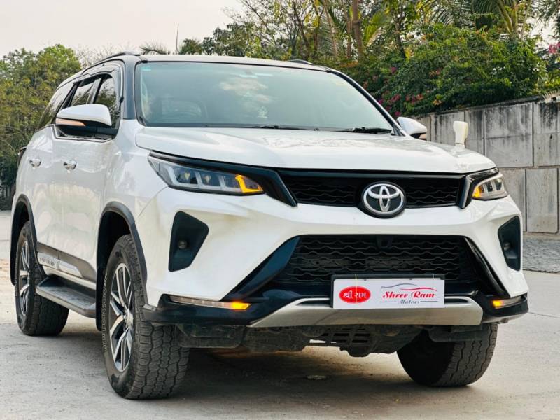 Toyota Fortuner 2.8 4x4 AT