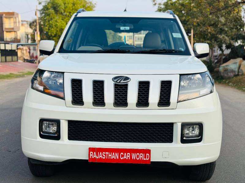 Mahindra TUV300 T10