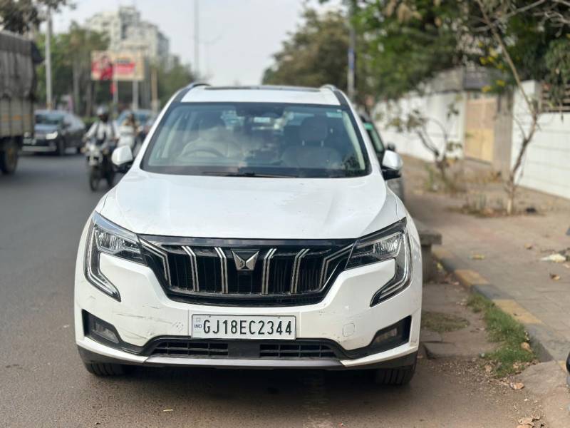 Mahindra XUV700 AX7 Luxury Pack Diesel AT 7 STR