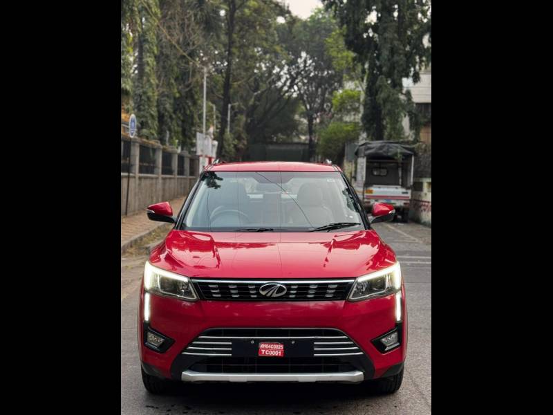 Mahindra XUV 300 1.2 W8 (O) AMT