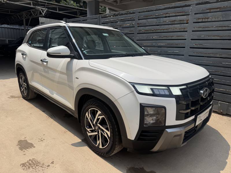 Hyundai Creta SX Tech 1.5 Petrol CVT Dual Tone