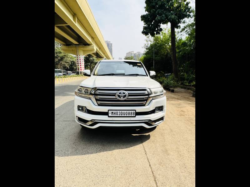 Toyota Land Cruiser LC200 VX (Standard) 1