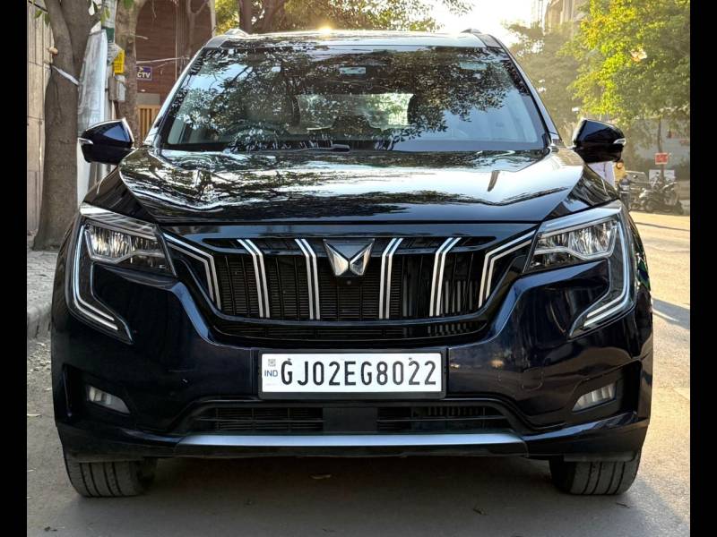 Mahindra XUV700 AX 7 Luxury Pack Diesel AT 7 STR