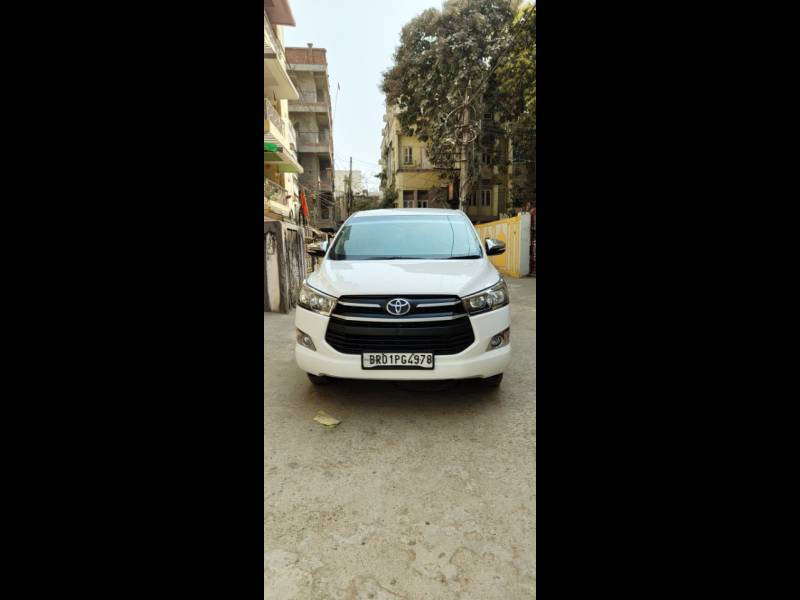 Toyota Innova Crysta 2.4 G 8 STR