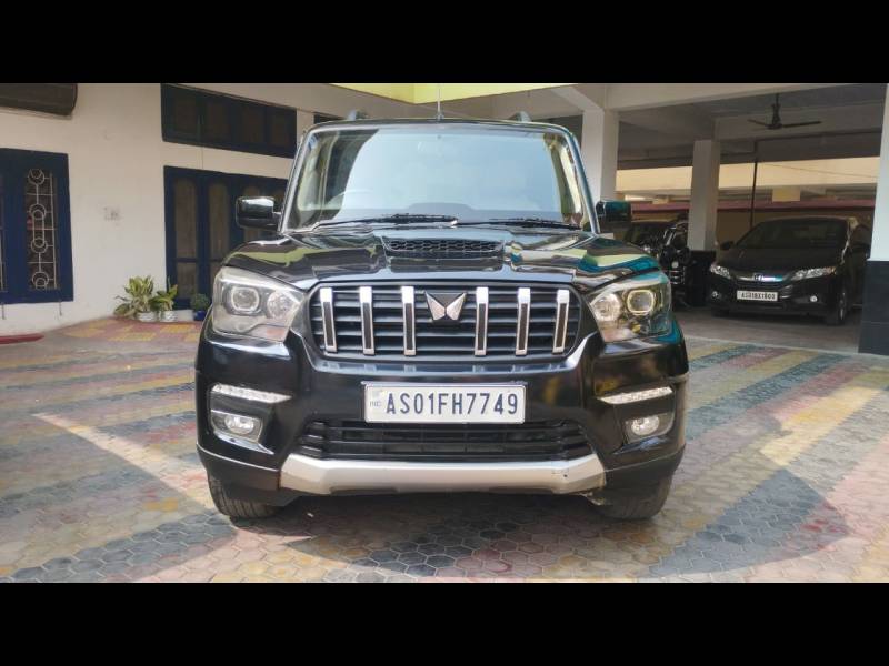 Mahindra Scorpio S11 MT 7S