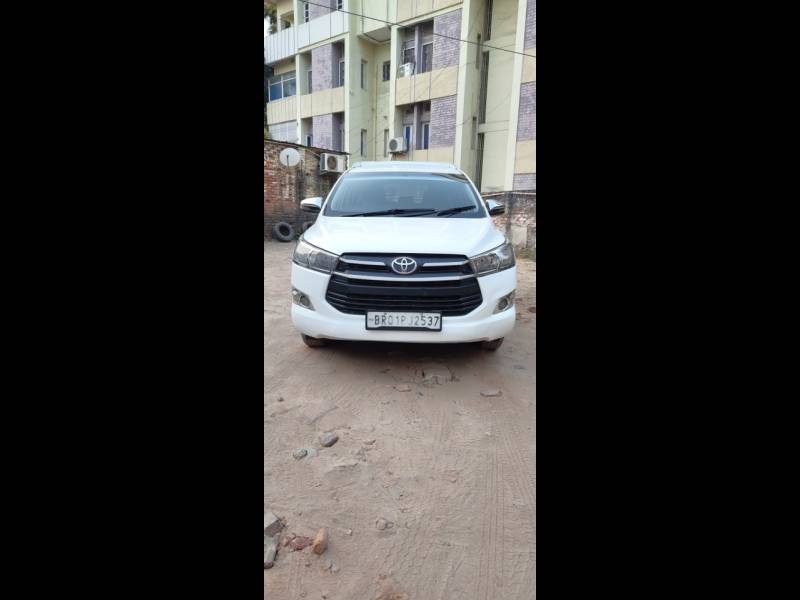 Toyota Innova Crysta 2.4 G 8 STR