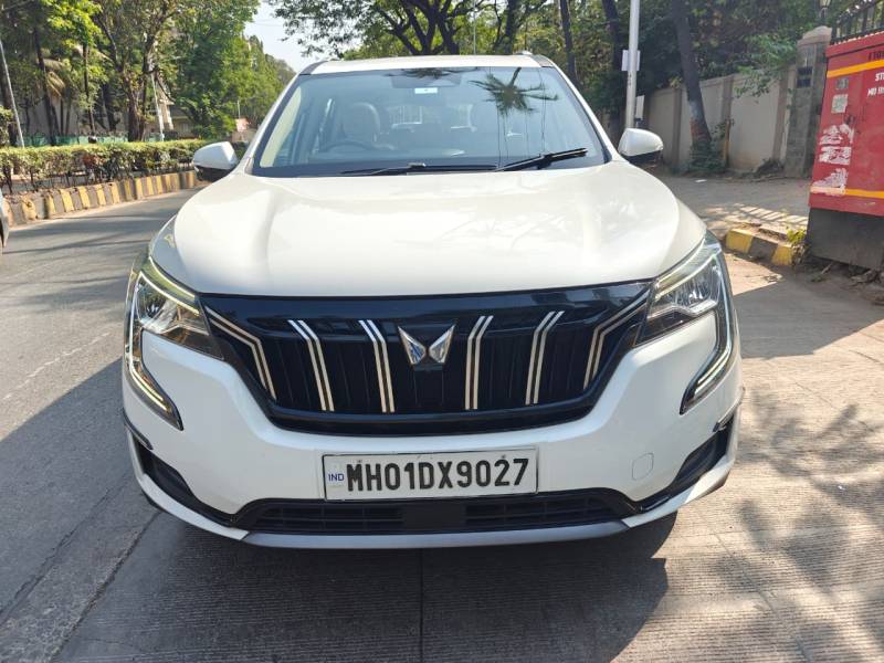 Mahindra XUV700 AX7 Luxury Pack Petrol AT 7 STR