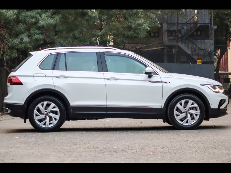 Volkswagen Tiguan Elegance 2.0 TSI DSG