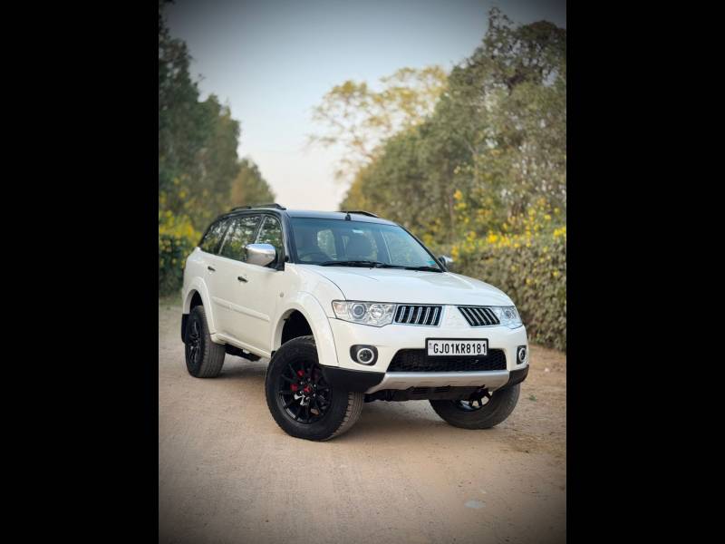 Mitsubishi Pajero Sport 2.5 MT 4X4