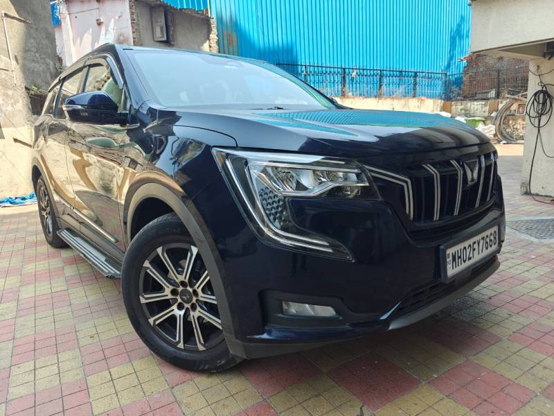 Mahindra XUV700 AX7 Petrol AT 7 STR