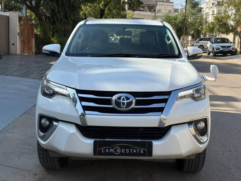 Toyota Fortuner 2.8 4x2 AT