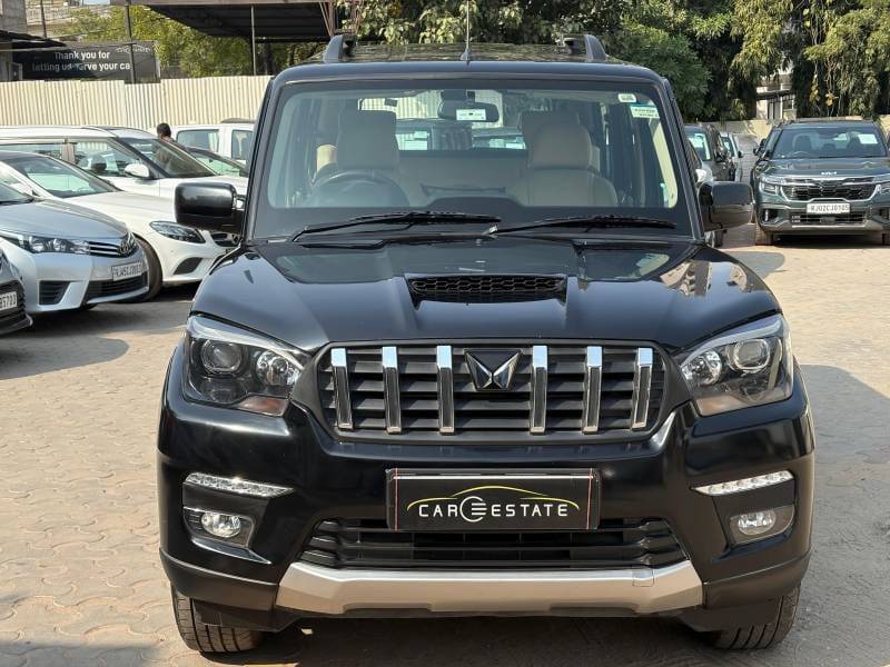 Mahindra Scorpio S11 MT 7S