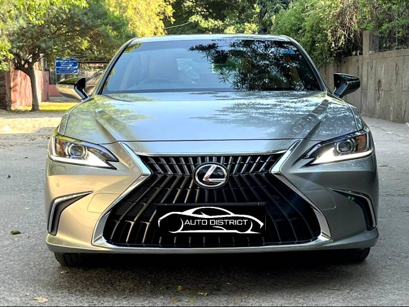 Lexus ES 300h Exquisite