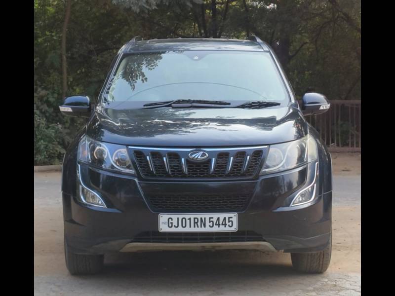 Mahindra XUV500 W10 FWD