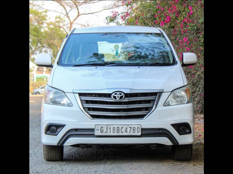 Toyota Innova 2.5 GX 7 STR