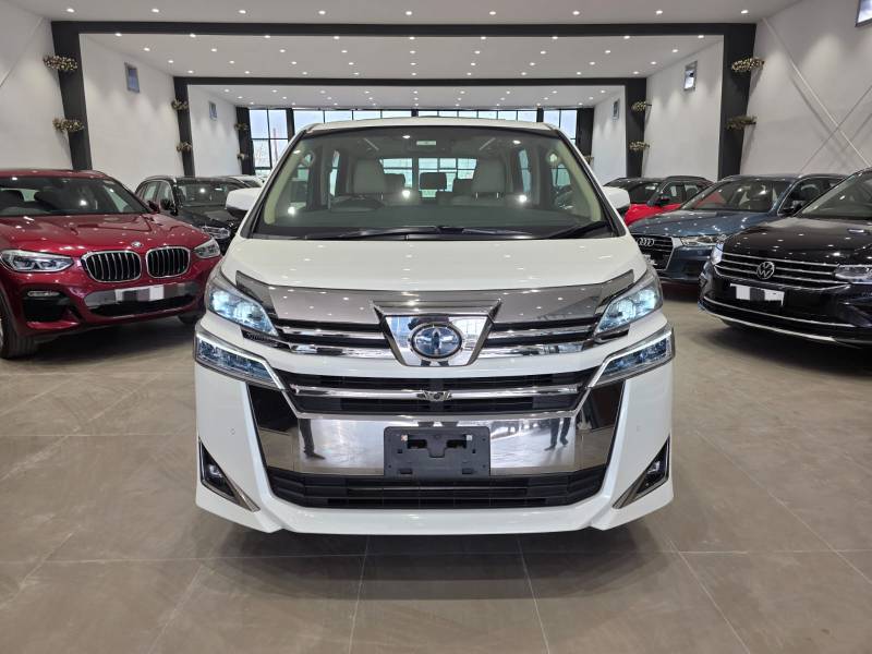 Toyota Vellfire VIP - Executive Lounge