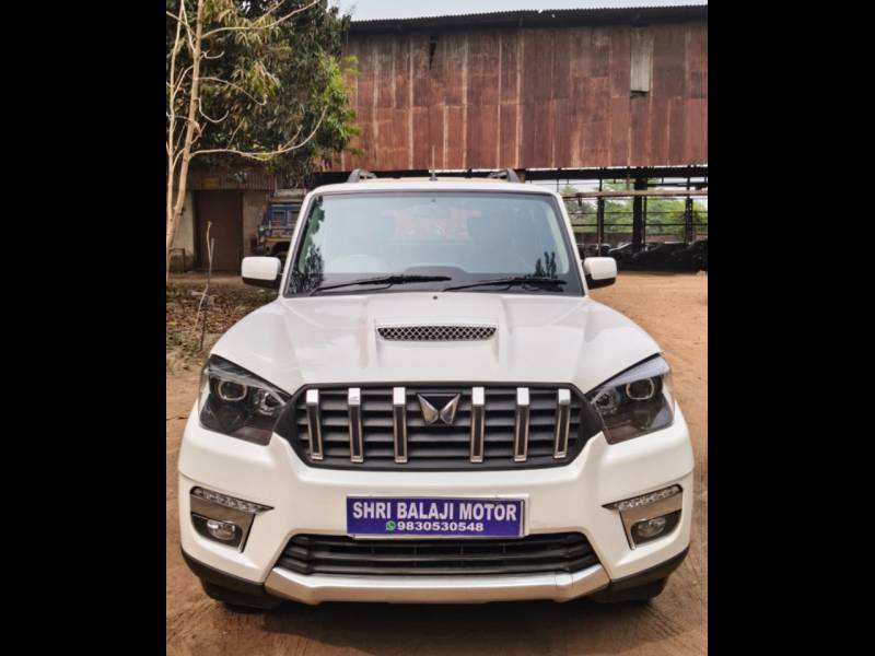 Mahindra Scorpio S11 MT 7S