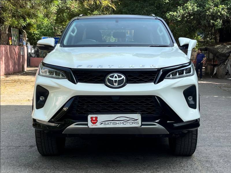Toyota Fortuner Legender 4X2 AT 2.8 Legender