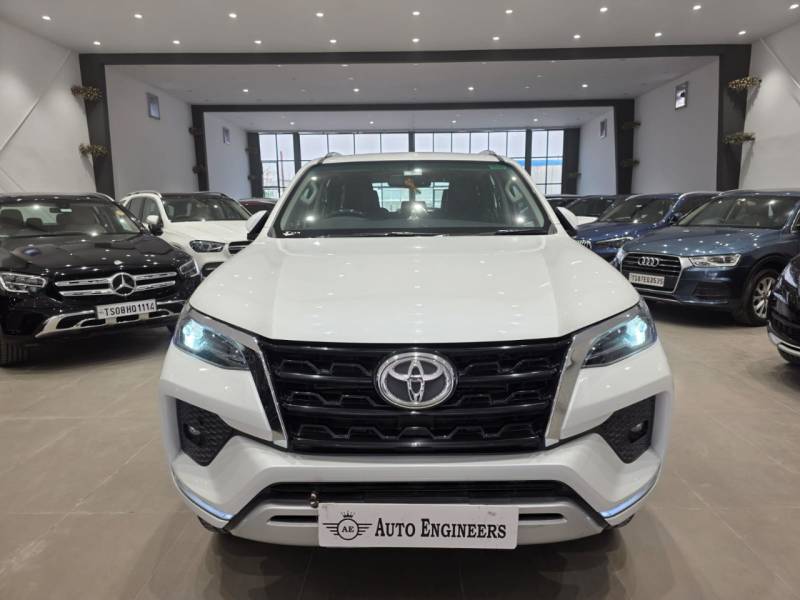 Toyota Fortuner 4x2 AT