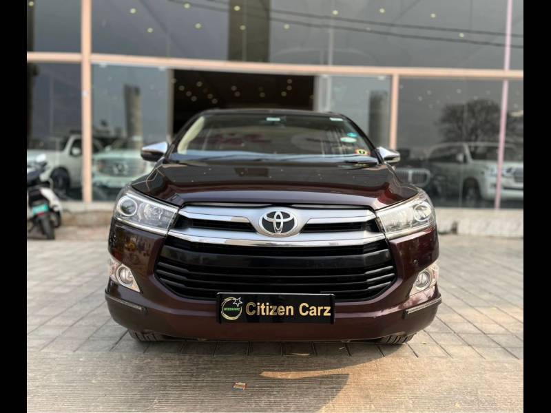 Toyota Innova Crysta 2.8 ZX AT 7 STR