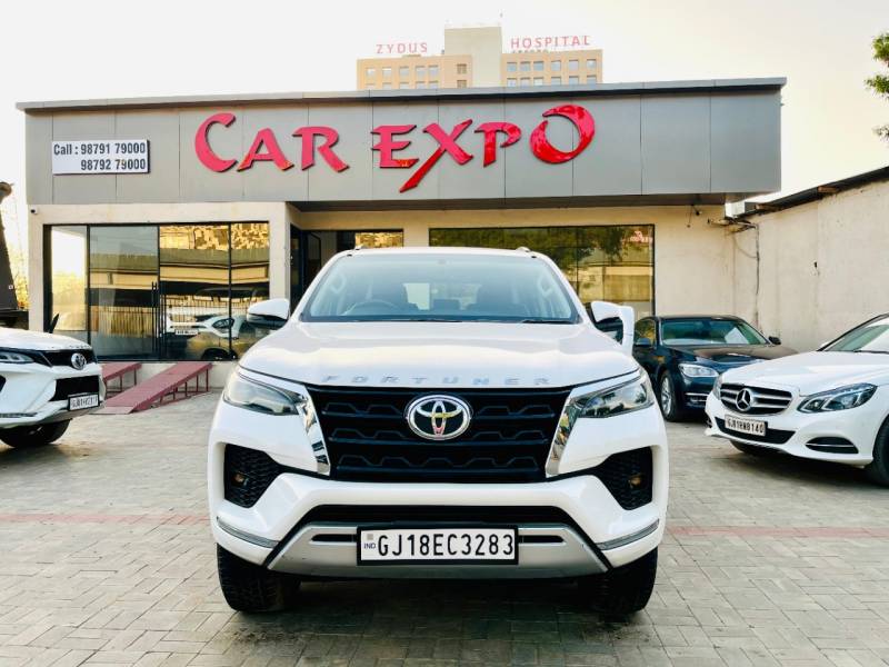 Toyota Fortuner 4X2 MT 2.8 Diesel