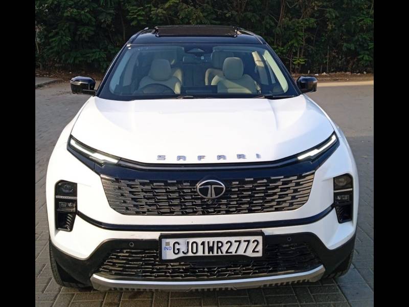 Tata Safari Accomplished Plus Dual Tone AT 7 STR