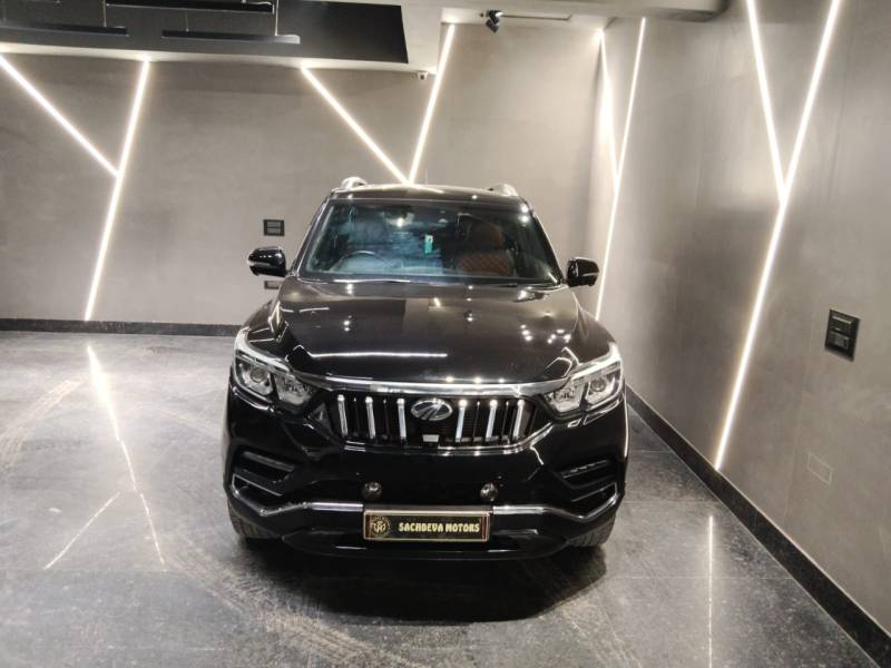 Mahindra Alturas G4 4WD AT