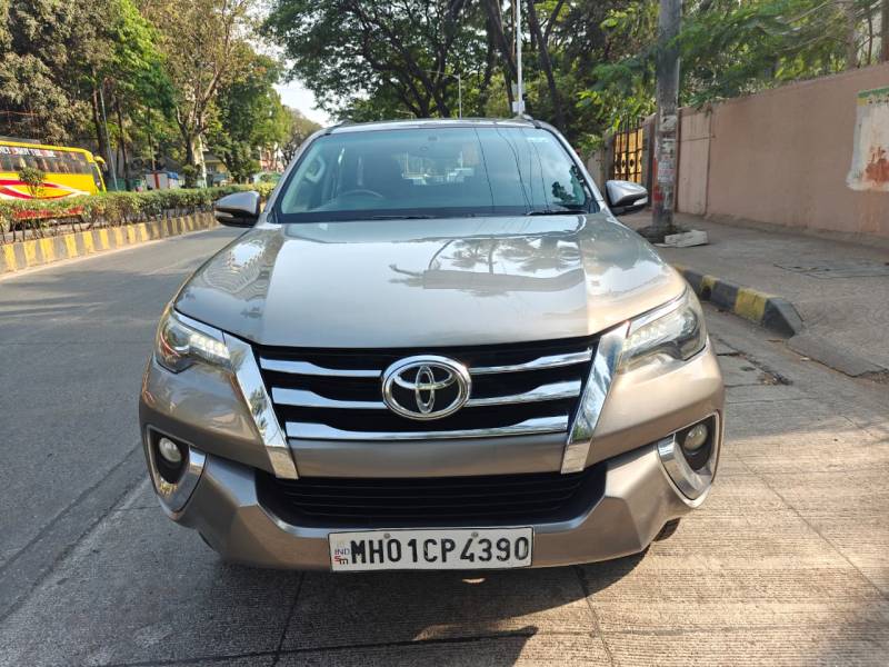 Toyota Fortuner 2.8 4x4 AT