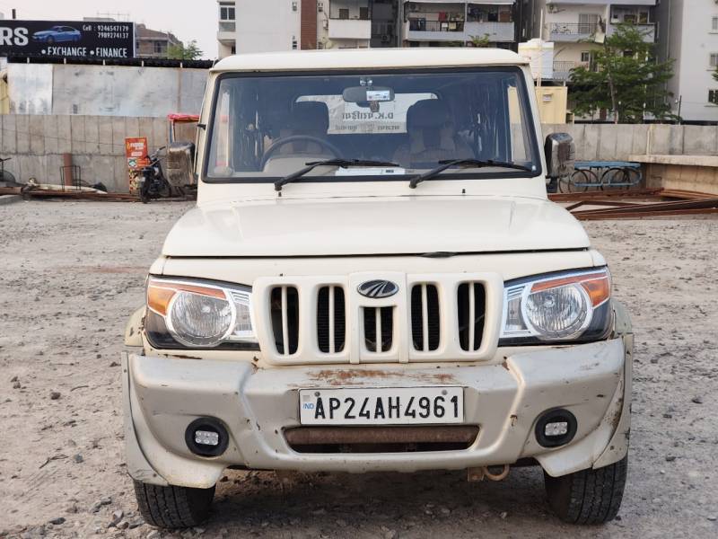Mahindra Bolero SLE