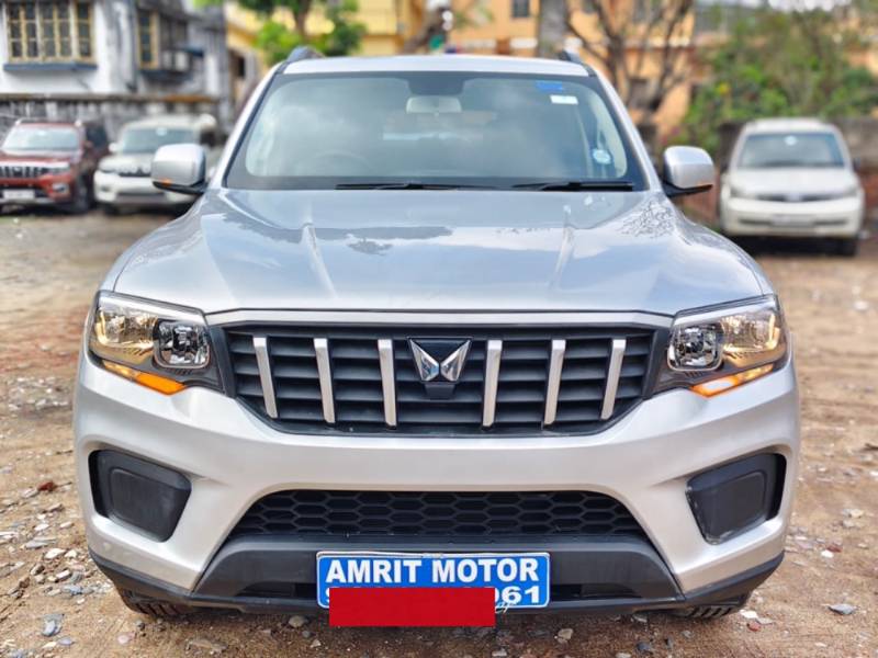 Mahindra Scorpio-N Z4 Petrol MT 7 STR