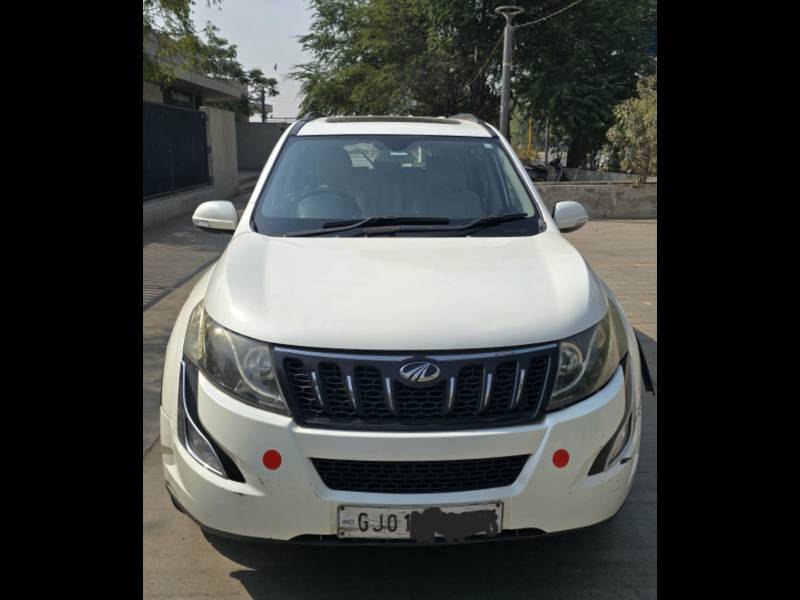Mahindra XUV500 W10 AWD AT