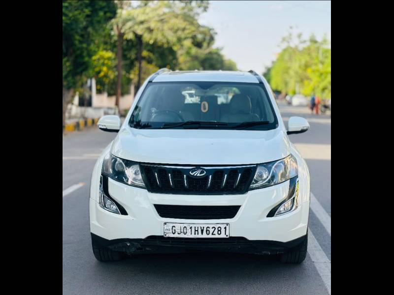 Mahindra XUV500 W10 AWD AT
