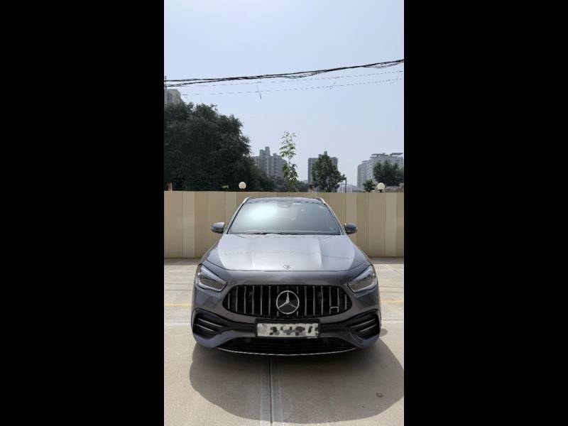 Mercedes Benz AMG GLA35 4MATIC